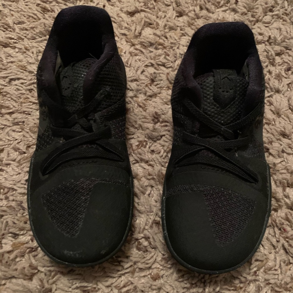 Kyrie 3 little boys 10c toddler